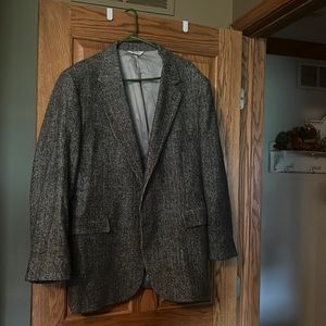 Men tweed blazer in good shape. Made in USA